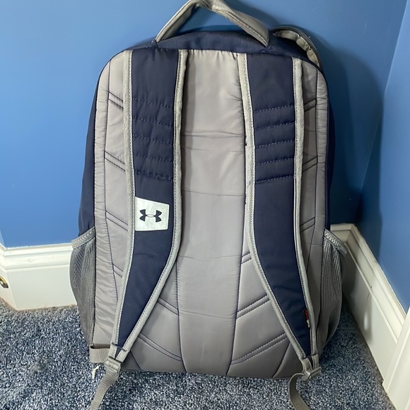 Navy blue under armor backpack - Picture 3 of 3